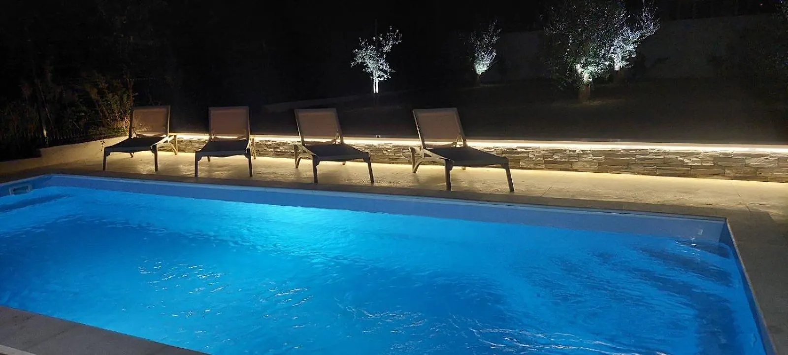 Hacienda Matea Mit Whirlpool, Pool Und Grill Villa Pula Holiday home